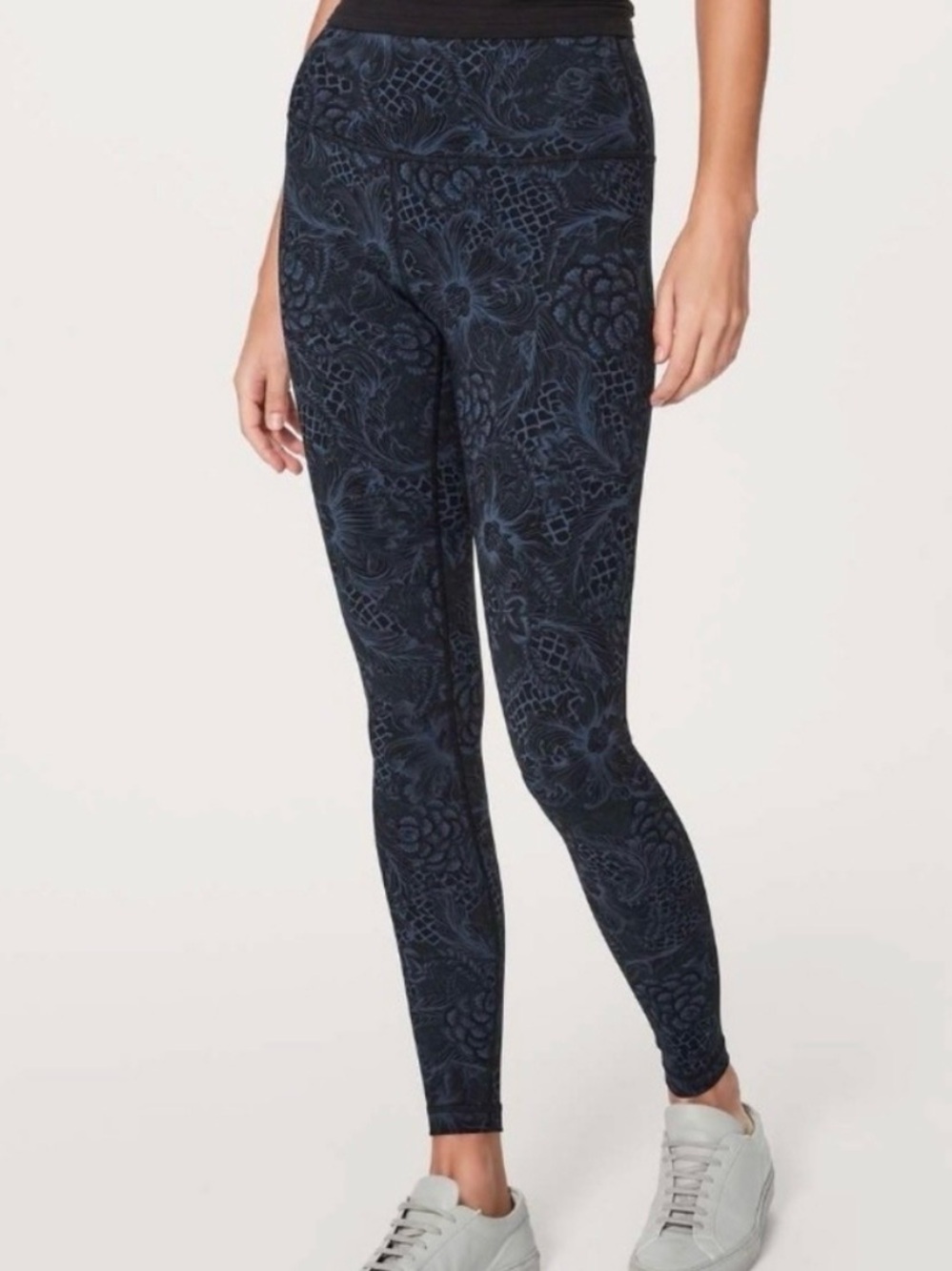 Lululemon Wunder Under 17” Noveau Mach Blue Size 4